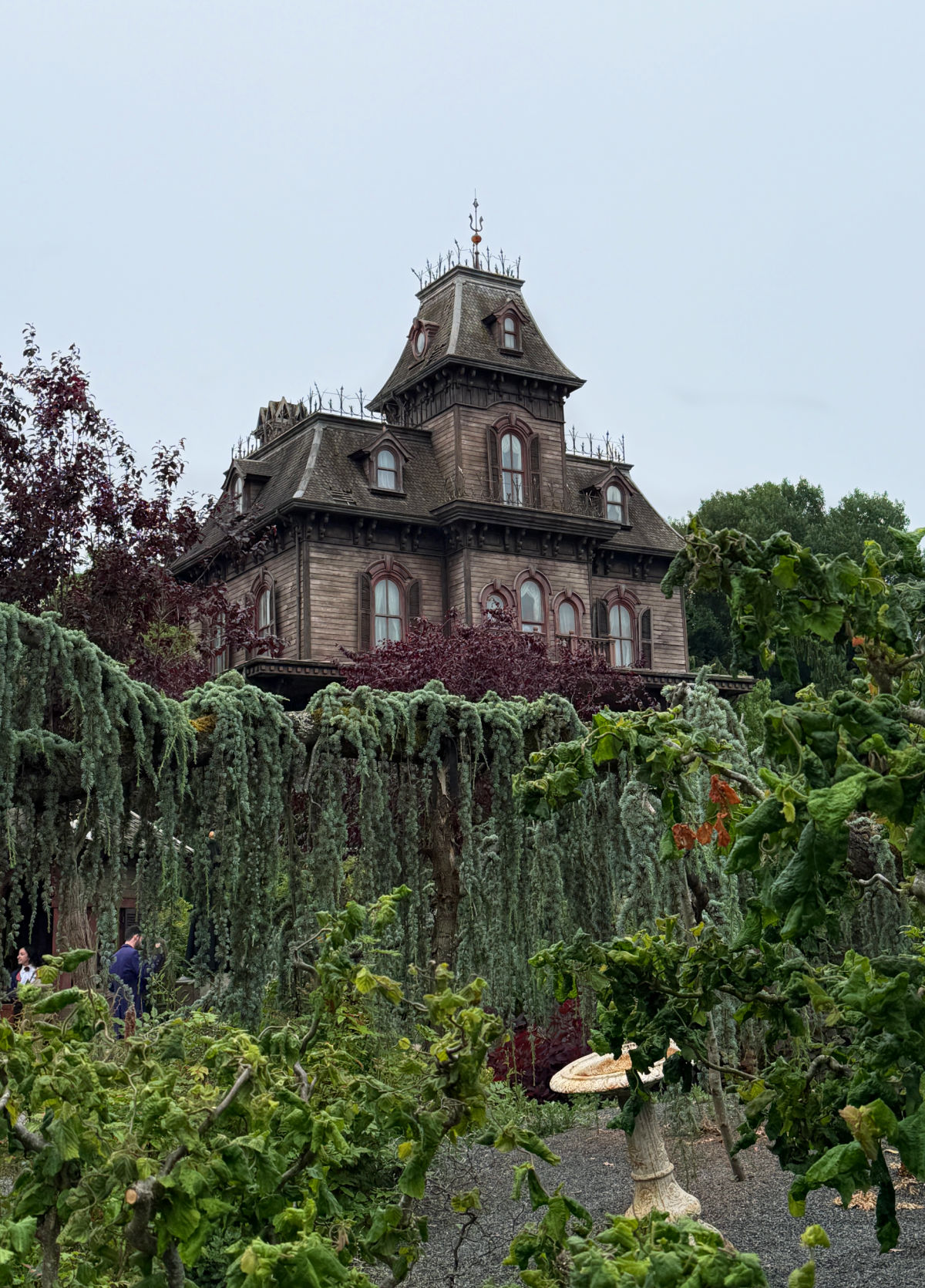 Photo of Phantom Manor in Disneyland Paris.